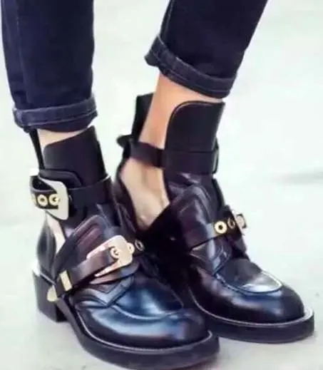 'Ceinture' Black Cut-Out Leather Ankle Boots - Black