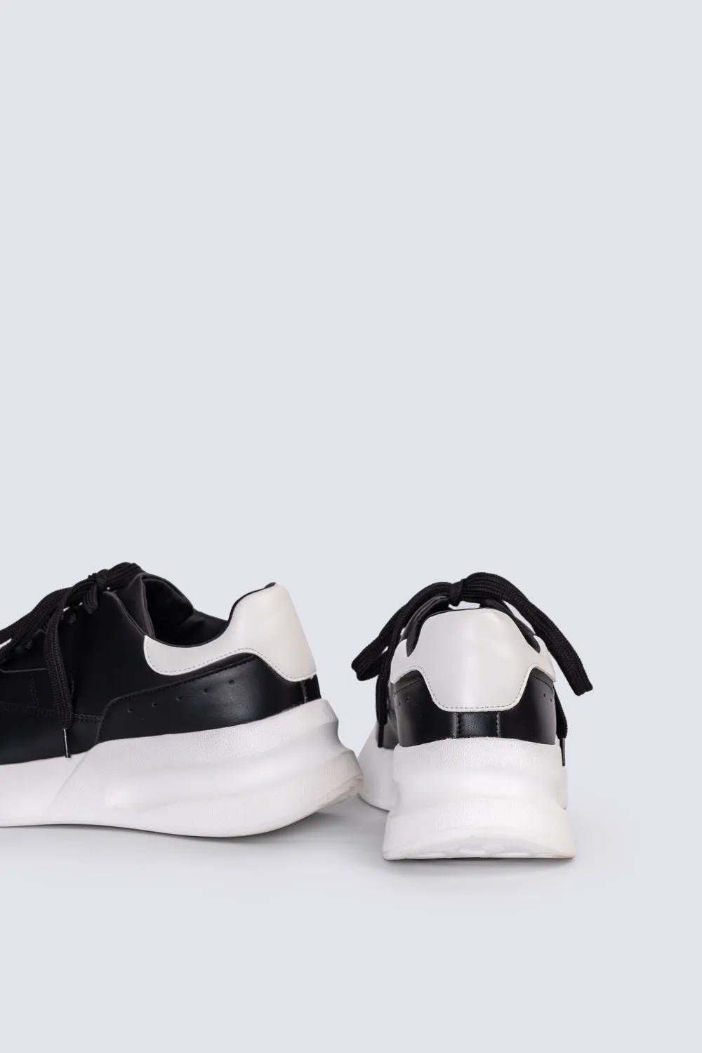 CHUNKY SNEAKERS