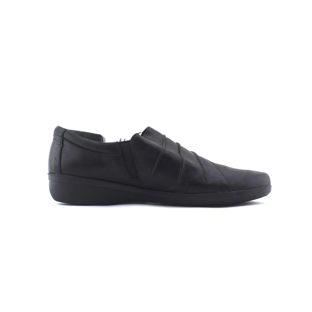CLARKS COLLECTION