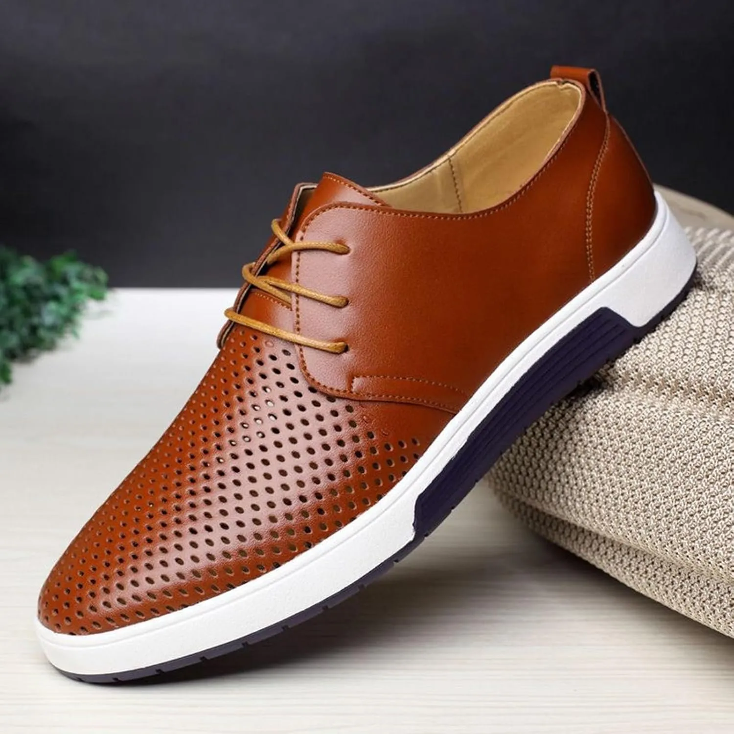 Men's Comfortable Casual Formal Oxford Shoes Business Formal Lace-up Casual Leather Shoes Fashionable Simple Style Casual Shoes
