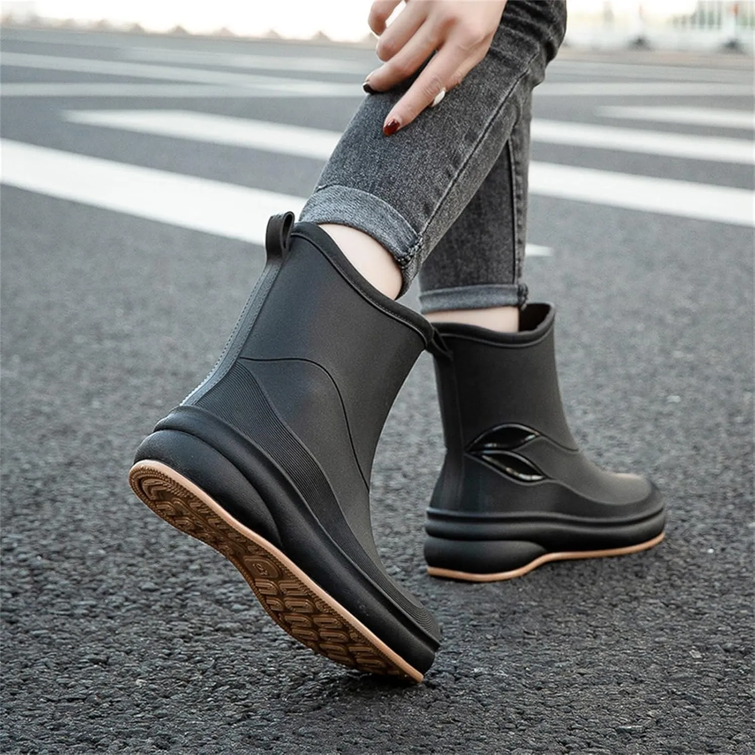 Mid Calf Rain Boots for Women Waterproof Garden Shoes Anti-Slip Rainboots Outdoor Work Rain Shoes