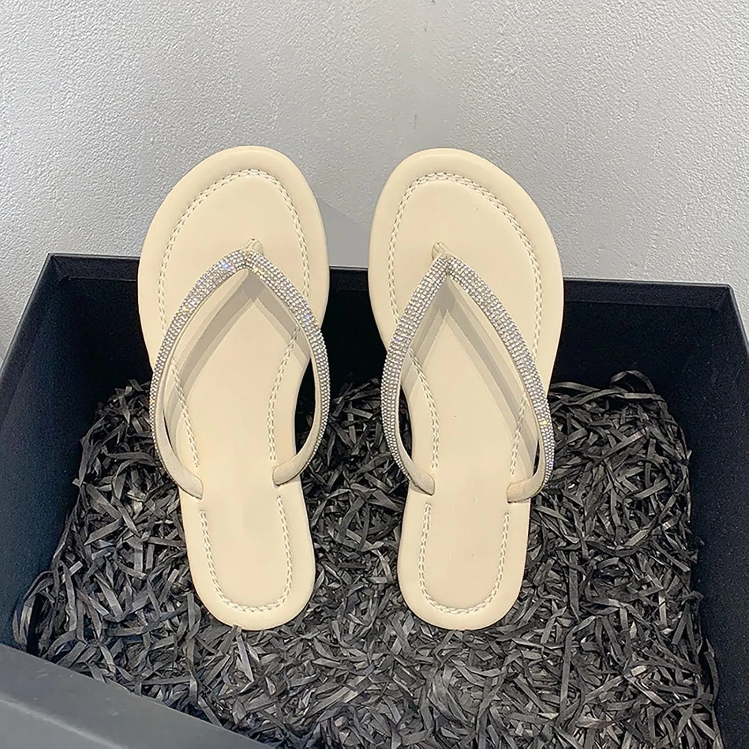Summer Sandals Flat Flip Flops Women's Flat Toe Separator Glitter Rhinestones Sandals Pool Sea Beach Outdoor Summer Shoes Closed Toe Slides for Women