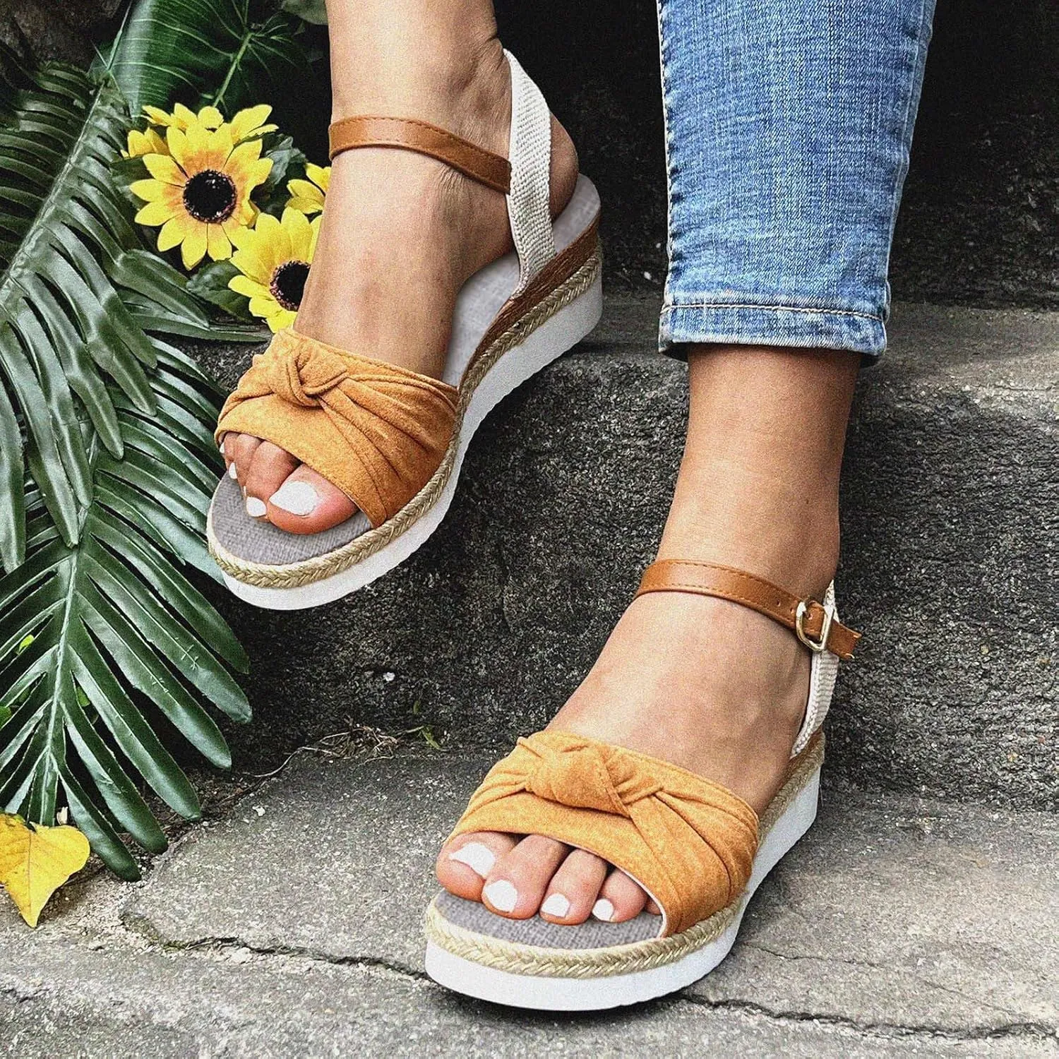 Women's Beach Flip Flop Women Sandals Comfortable Beach Walking Thong Cushion Sandals Slip on Indoor Outdoor
